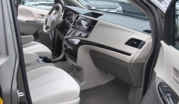 2012-toyota-sienna-le-7-passenger-auto-access-seat-4dr-mini-van-13