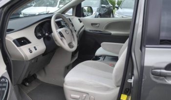 2012-toyota-sienna-le-7-passenger-auto-access-seat-4dr-mini-van-8
