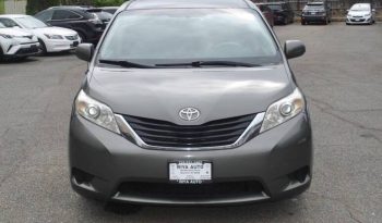 2012-toyota-sienna-le-8-passenger-4dr-mini-van-v6-10