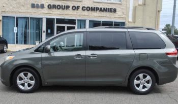 2012-toyota-sienna-le-8-passenger-4dr-mini-van-v6-3