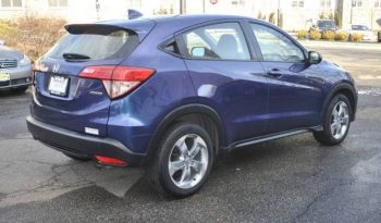 2017-honda-hr-v-lx-awd-4dr-crossover-6