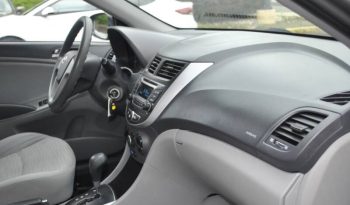 2017-hyundai-accent-se-4dr-sedan-6a-29