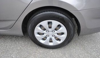 2017-hyundai-accent-se-4dr-sedan-6a-38 (1)