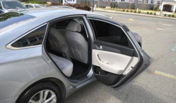 2017-hyundai-sonata-base-4dr-sedan-pzev-49