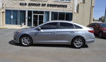 2017-hyundai-sonata-base-4dr-sedan-pzev-5