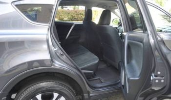 2017-toyota-rav4-le-awd-4dr-suv-18