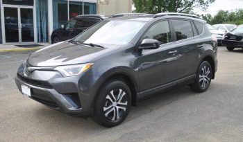 2017-toyota-rav4-le-awd-4dr-suv-31