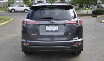 2017-toyota-rav4-le-awd-4dr-suv-34