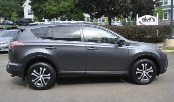 2017-toyota-rav4-le-awd-4dr-suv-36